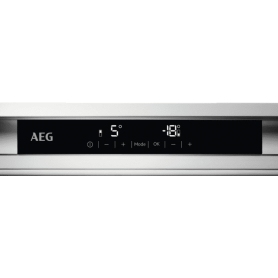 AEG SCE818E5TC Integrated 70/30 Frost Free Fridge Freezer with Fixed Door Fixing Kit - White - E Rated - 3
